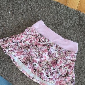 Lululemon || Floral Athletic skirt